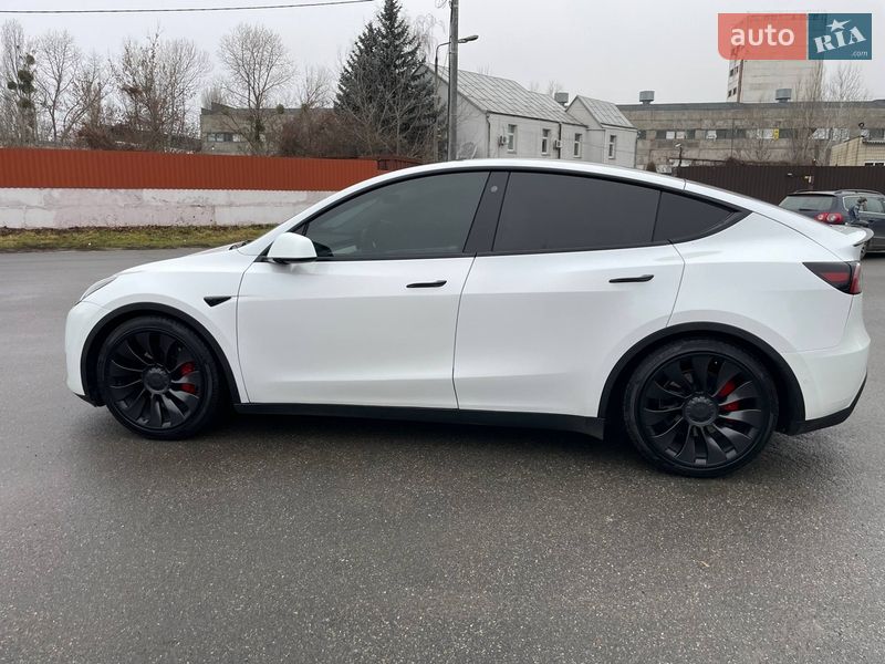 Внедорожник / Кроссовер Tesla Model Y 2022 в Киеве