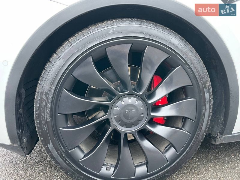 Внедорожник / Кроссовер Tesla Model Y 2022 в Киеве