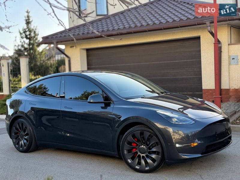 Позашляховик / Кросовер Tesla Model Y 2024 в Одесі фото 12 Позашляховик / Кросовер Tesla Model Y 2024 в Одесі