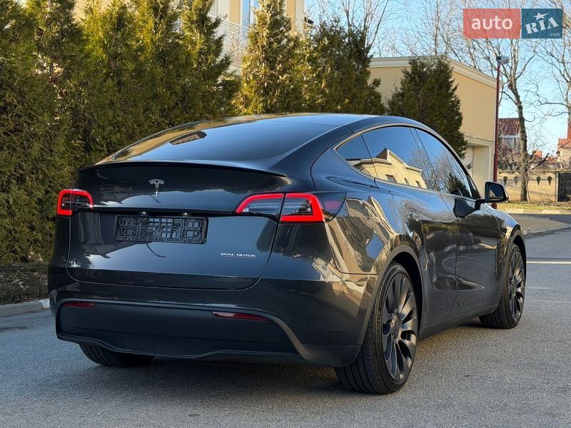 Позашляховик / Кросовер Tesla Model Y 2024 в Одесі фото 21 Позашляховик / Кросовер Tesla Model Y 2024 в Одесі