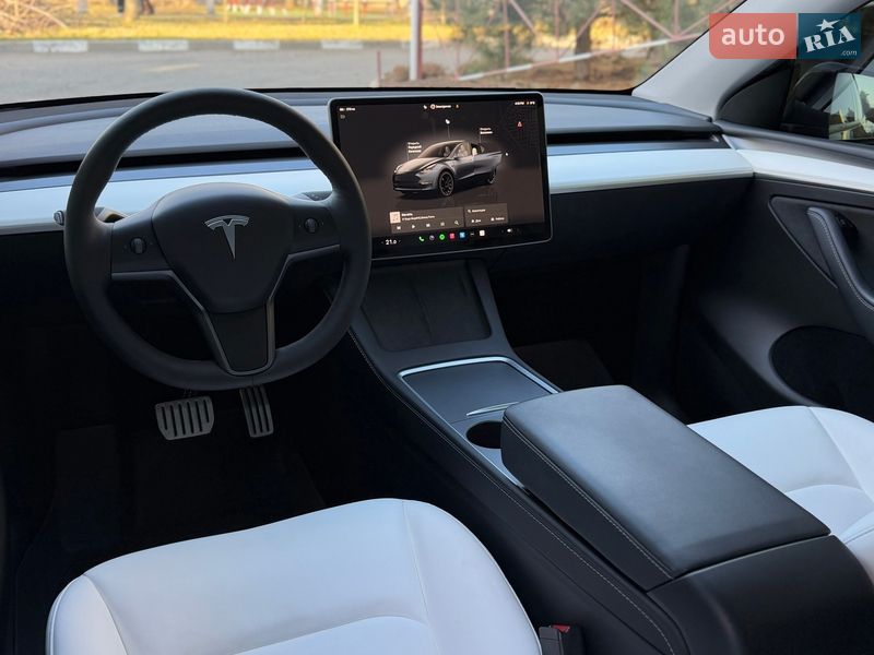 Позашляховик / Кросовер Tesla Model Y 2024 в Одесі фото 47 Позашляховик / Кросовер Tesla Model Y 2024 в Одесі