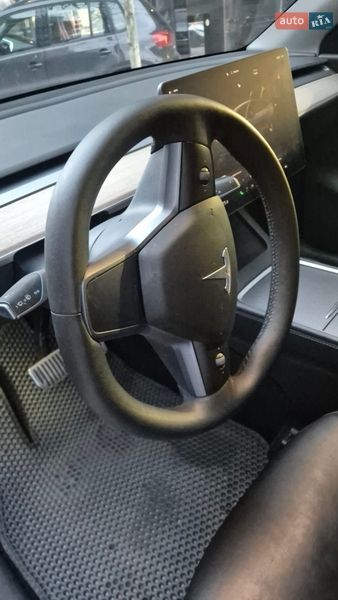 Внедорожник / Кроссовер Tesla Model Y 2022 в Киеве