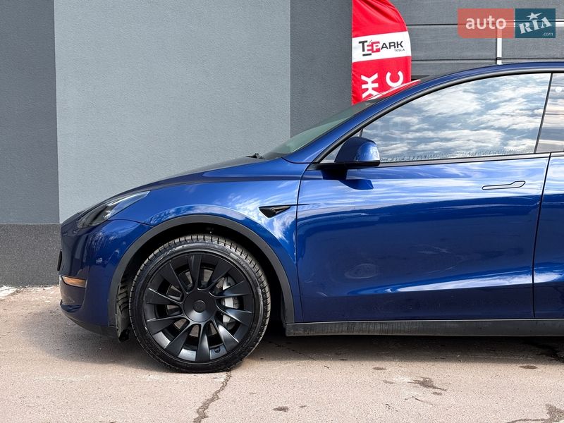 Внедорожник / Кроссовер Tesla Model Y 2023 в Киеве