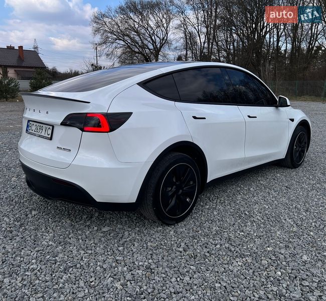 Позашляховик / Кросовер Tesla Model Y 2023 в Львові фото 4 Позашляховик / Кросовер Tesla Model Y 2023 в Львові