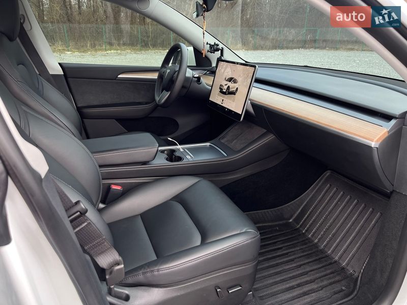 Позашляховик / Кросовер Tesla Model Y 2023 в Львові фото 25 Позашляховик / Кросовер Tesla Model Y 2023 в Львові
