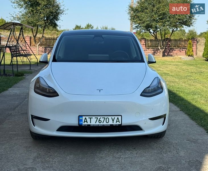 Позашляховик / Кросовер Tesla Model Y 2023 в Івано-Франківську