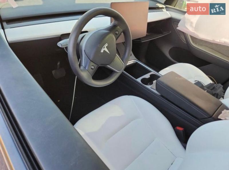 Позашляховик / Кросовер Tesla Model Y 2023 в Львові