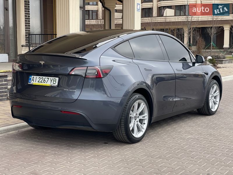 Tesla Model Y 2023