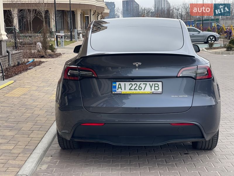 Внедорожник / Кроссовер Tesla Model Y 2023 в Киеве