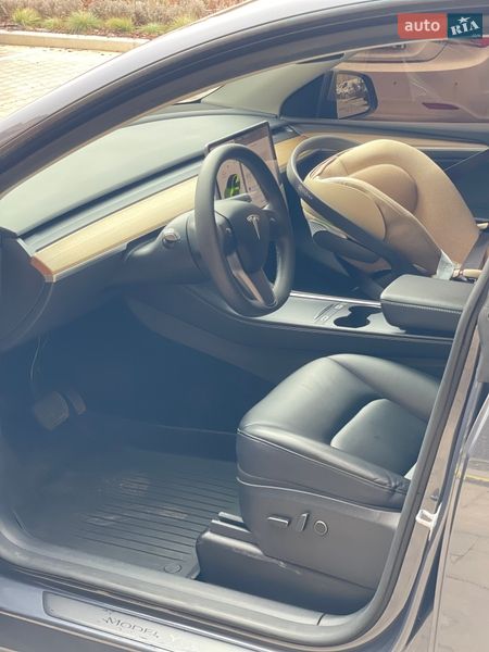 Внедорожник / Кроссовер Tesla Model Y 2023 в Киеве