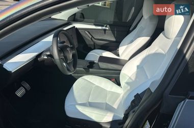 Внедорожник / Кроссовер Tesla Model Y 2024 в Киеве