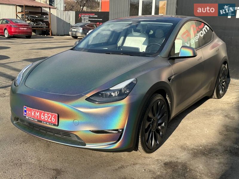 Внедорожник / Кроссовер Tesla Model Y 2024 в Киеве