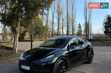 Внедорожник / Кроссовер Tesla Model Y 2024 в Киеве