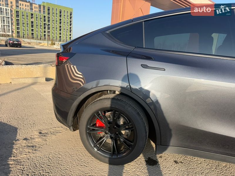 Внедорожник / Кроссовер Tesla Model Y 2024 в Буче