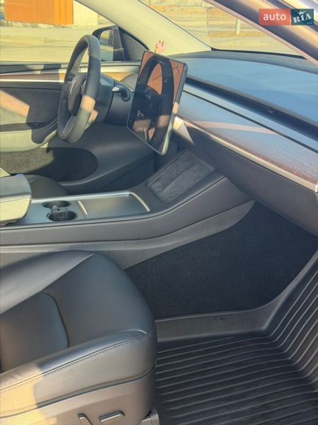 Внедорожник / Кроссовер Tesla Model Y 2024 в Буче