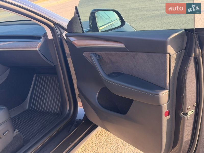 Внедорожник / Кроссовер Tesla Model Y 2024 в Буче