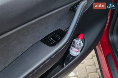 Внедорожник / Кроссовер Tesla Model Y 2020 в Львове
