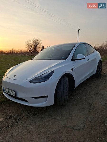 Внедорожник / Кроссовер Tesla Model Y 2023 в Львове