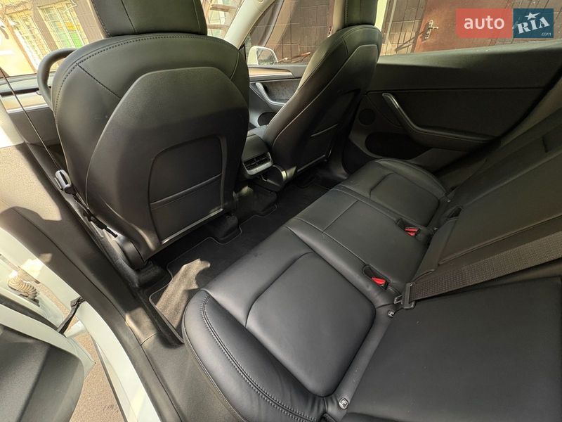 Внедорожник / Кроссовер Tesla Model Y 2022 в Киеве