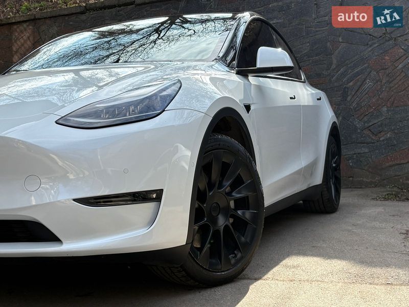Внедорожник / Кроссовер Tesla Model Y 2022 в Киеве