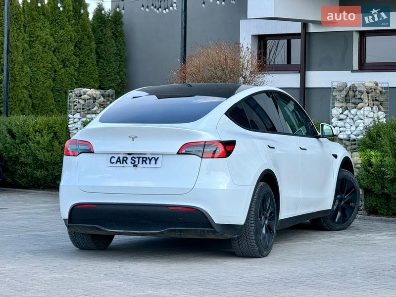 Внедорожник / Кроссовер Tesla Model Y 2024 в Стрые