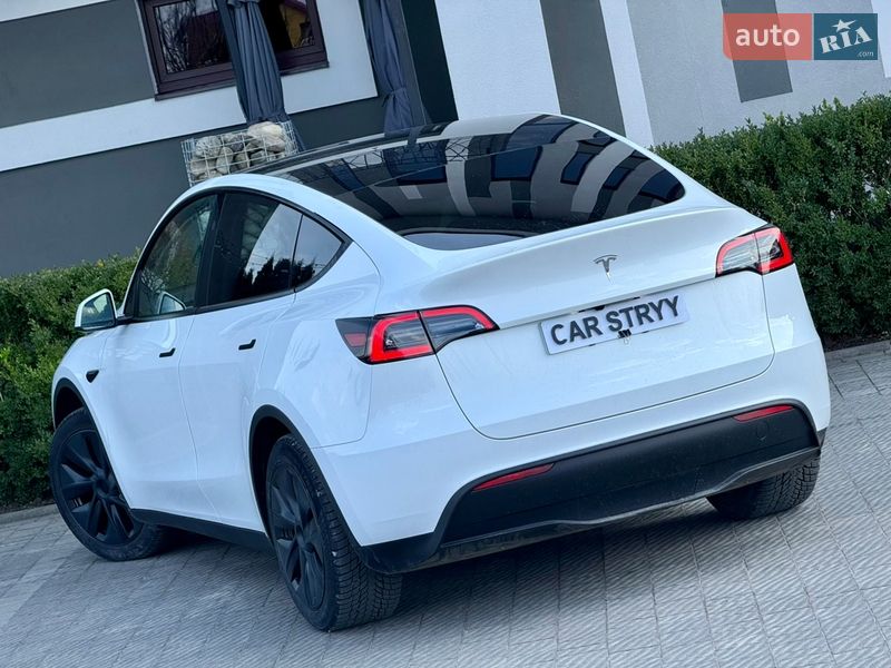 Внедорожник / Кроссовер Tesla Model Y 2024 в Стрые