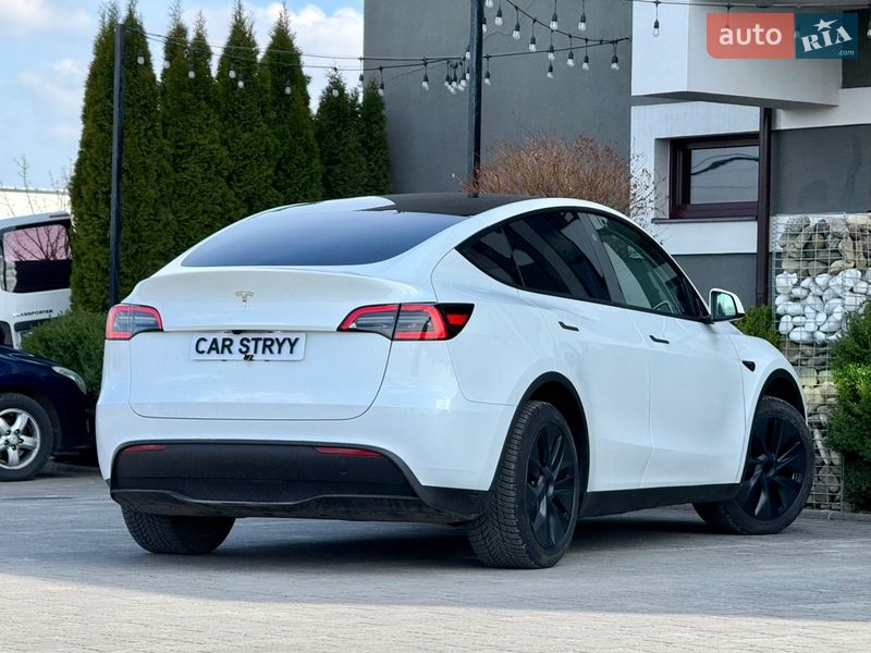 Внедорожник / Кроссовер Tesla Model Y 2024 в Стрые