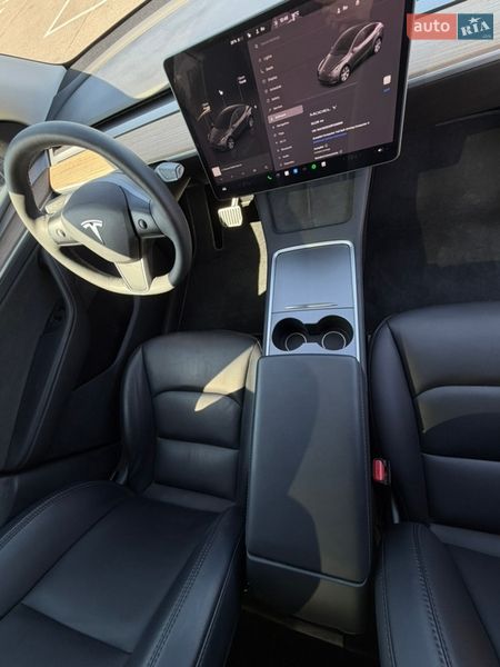 Позашляховик / Кросовер Tesla Model Y 2024 в Львові