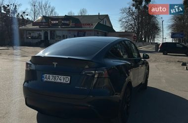 Внедорожник / Кроссовер Tesla Model Y 2024 в Киеве