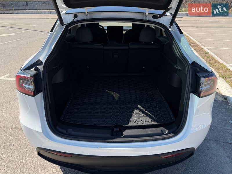Позашляховик / Кросовер Tesla Model Y 2022 в Києві фото 15 Позашляховик / Кросовер Tesla Model Y 2022 в Києві