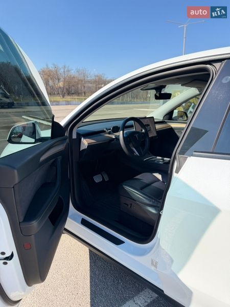Позашляховик / Кросовер Tesla Model Y 2022 в Києві фото 19 Позашляховик / Кросовер Tesla Model Y 2022 в Києві