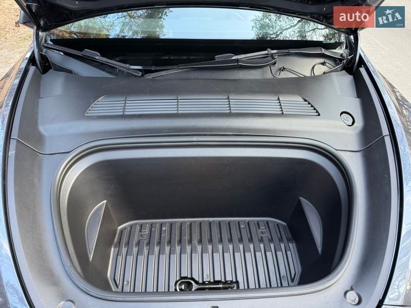 Позашляховик / Кросовер Tesla Model Y 2022 в Києві фото 13 Позашляховик / Кросовер Tesla Model Y 2022 в Києві