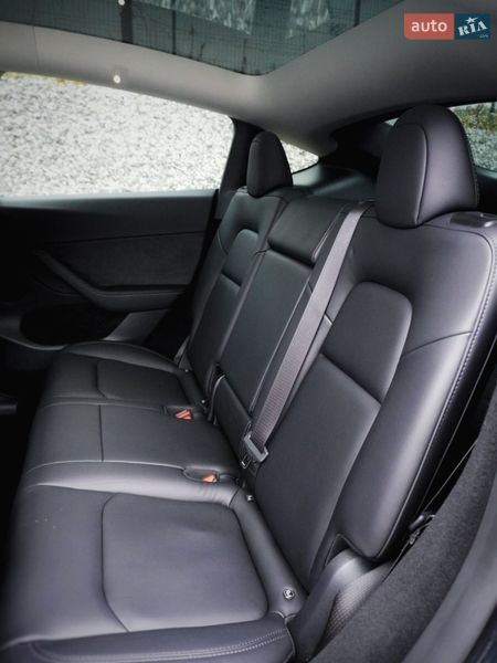 Внедорожник / Кроссовер Tesla Model Y 2024 в Львове