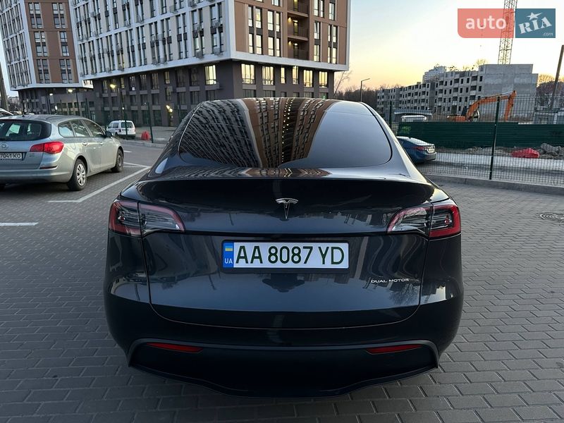 Внедорожник / Кроссовер Tesla Model Y 2024 в Киеве
