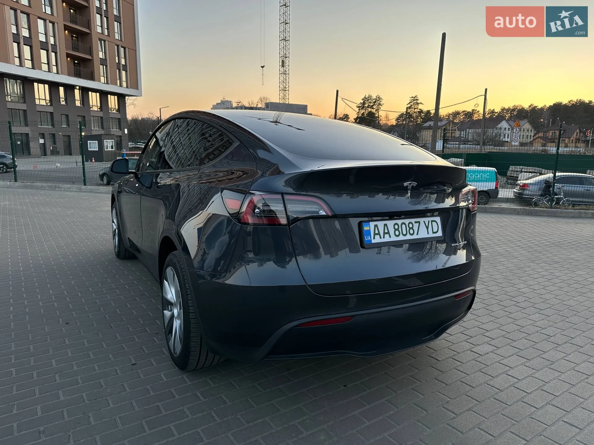 2024 Tesla Model Y - мініатюра 5