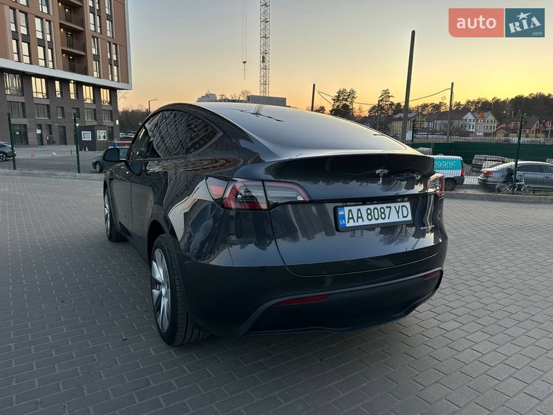 Внедорожник / Кроссовер Tesla Model Y 2024 в Киеве