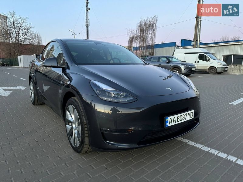 Внедорожник / Кроссовер Tesla Model Y 2024 в Киеве