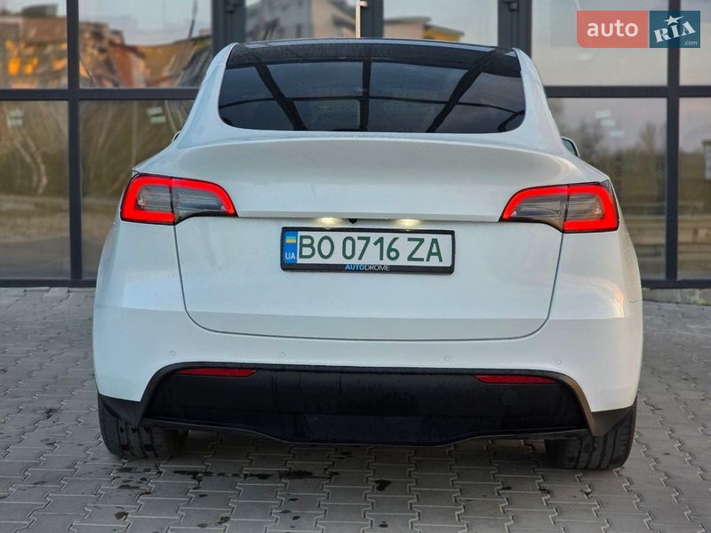 Позашляховик / Кросовер Tesla Model Y 2022 в Тернополі фото 18 Позашляховик / Кросовер Tesla Model Y 2022 в Тернополі
