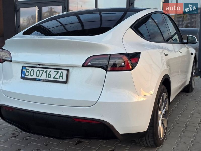 Позашляховик / Кросовер Tesla Model Y 2022 в Тернополі фото 23 Позашляховик / Кросовер Tesla Model Y 2022 в Тернополі