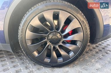 Внедорожник / Кроссовер Tesla Model Y 2020 в Киеве