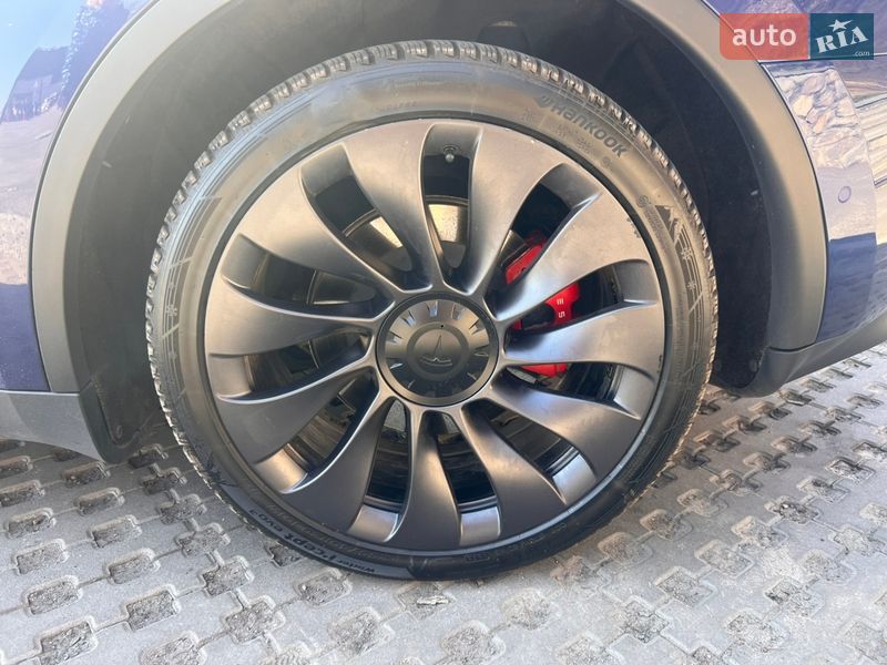 Внедорожник / Кроссовер Tesla Model Y 2020 в Киеве