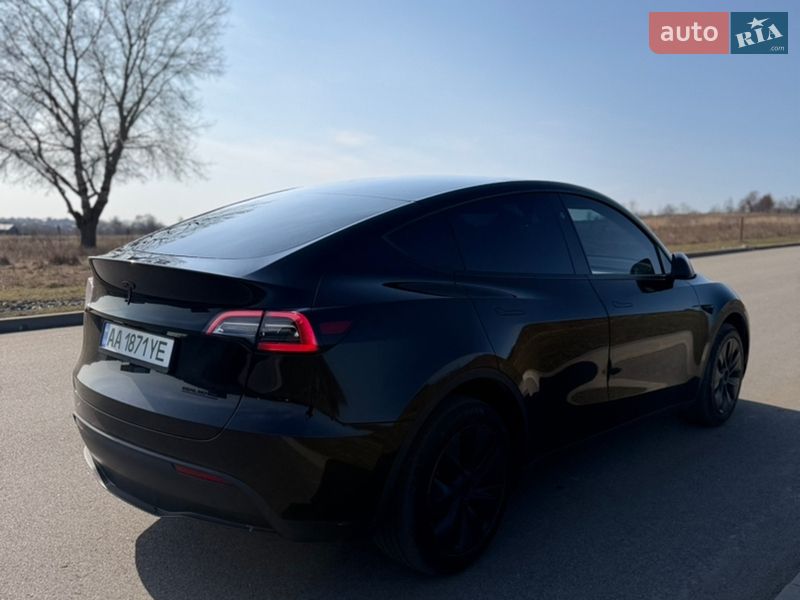 Позашляховик / Кросовер Tesla Model Y 2024 в Києві фото 6 Позашляховик / Кросовер Tesla Model Y 2024 в Києві