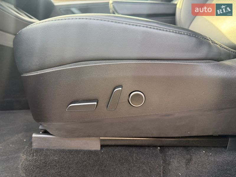 Позашляховик / Кросовер Tesla Model Y 2023 в Дніпрі фото 23 Позашляховик / Кросовер Tesla Model Y 2023 в Дніпрі