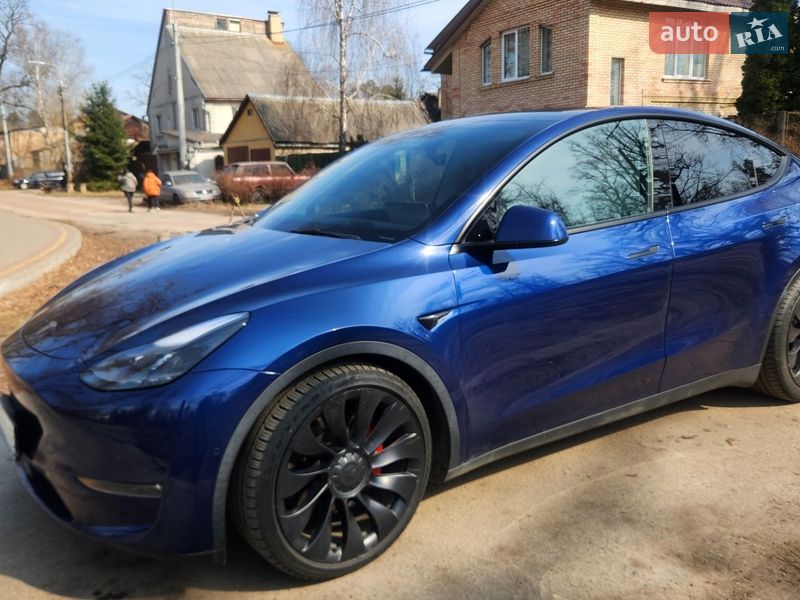 Внедорожник / Кроссовер Tesla Model Y 2022 в Киеве