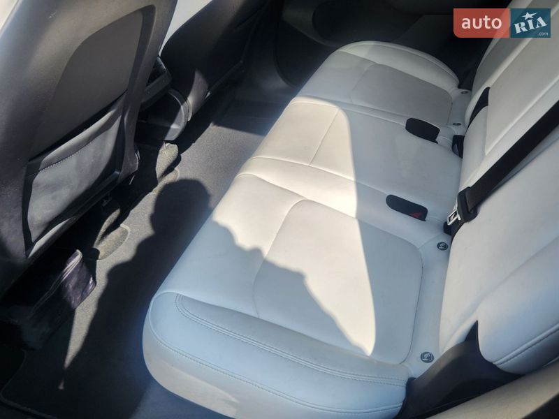 Внедорожник / Кроссовер Tesla Model Y 2022 в Киеве