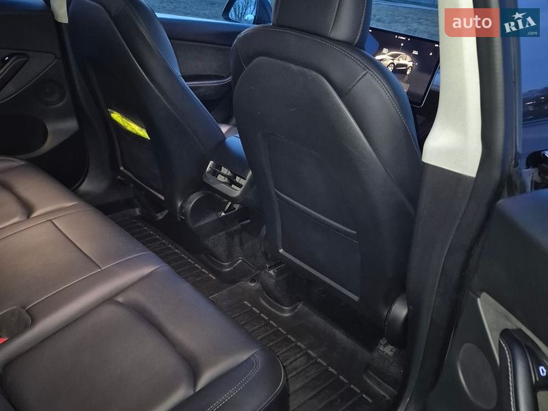 Внедорожник / Кроссовер Tesla Model Y 2022 в Киеве