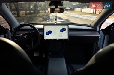 Внедорожник / Кроссовер Tesla Model Y 2021 в Киеве