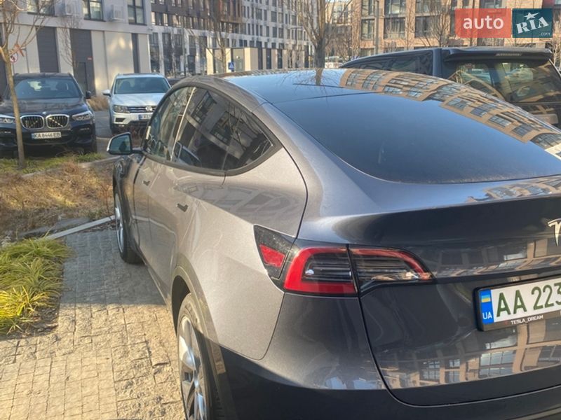 Внедорожник / Кроссовер Tesla Model Y 2022 в Киеве