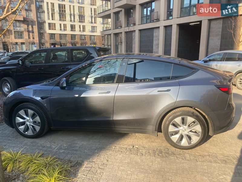 Внедорожник / Кроссовер Tesla Model Y 2022 в Киеве