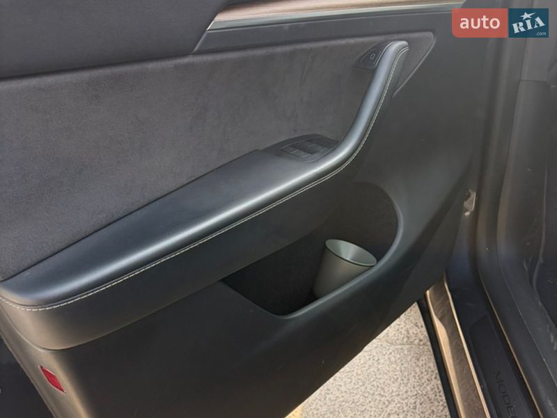 Внедорожник / Кроссовер Tesla Model Y 2022 в Львове